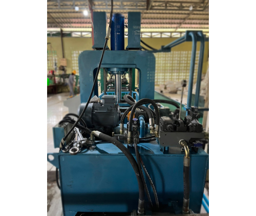MÁY ÉP KIỆN CAO SU 100 TẤN
